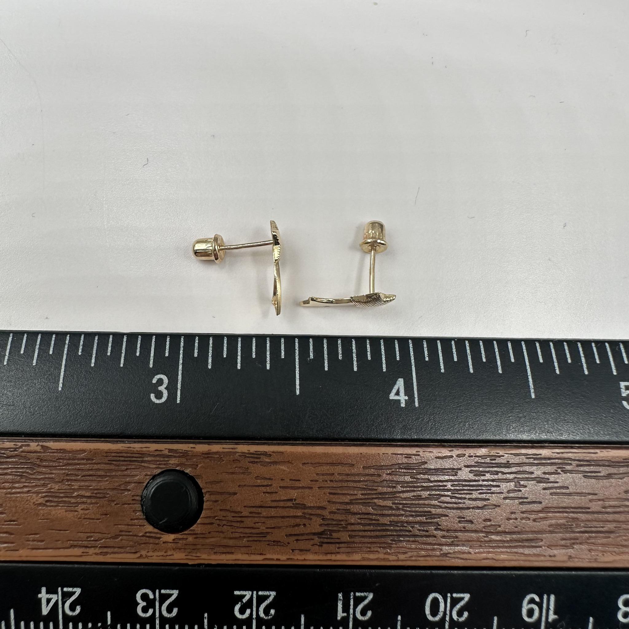 14K Yellow Gold Star Earrings Kids Threaded Backs 0.3g New