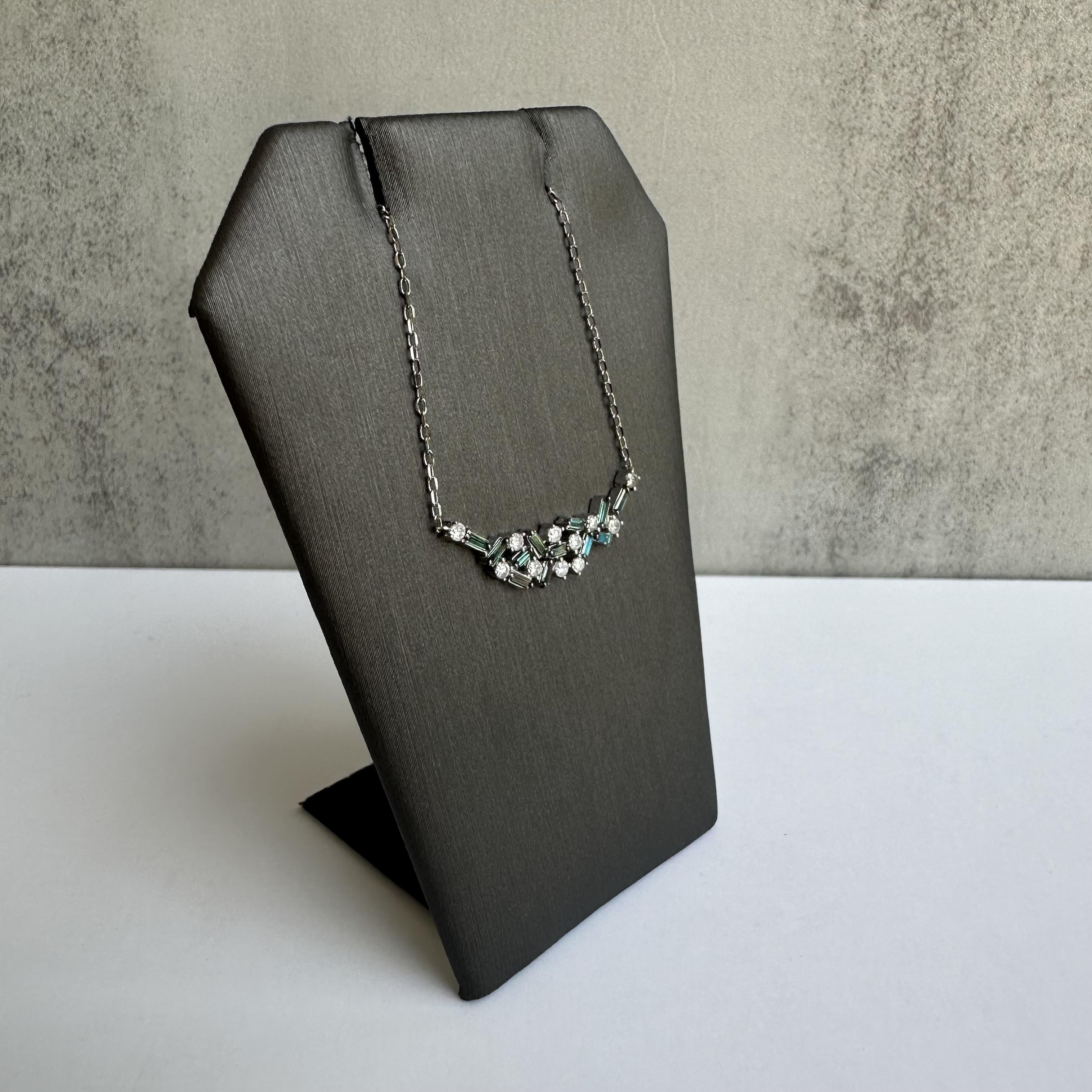 10kt White Gold Blue and White Diamond Bar Necklace 0.50ctw 18in New