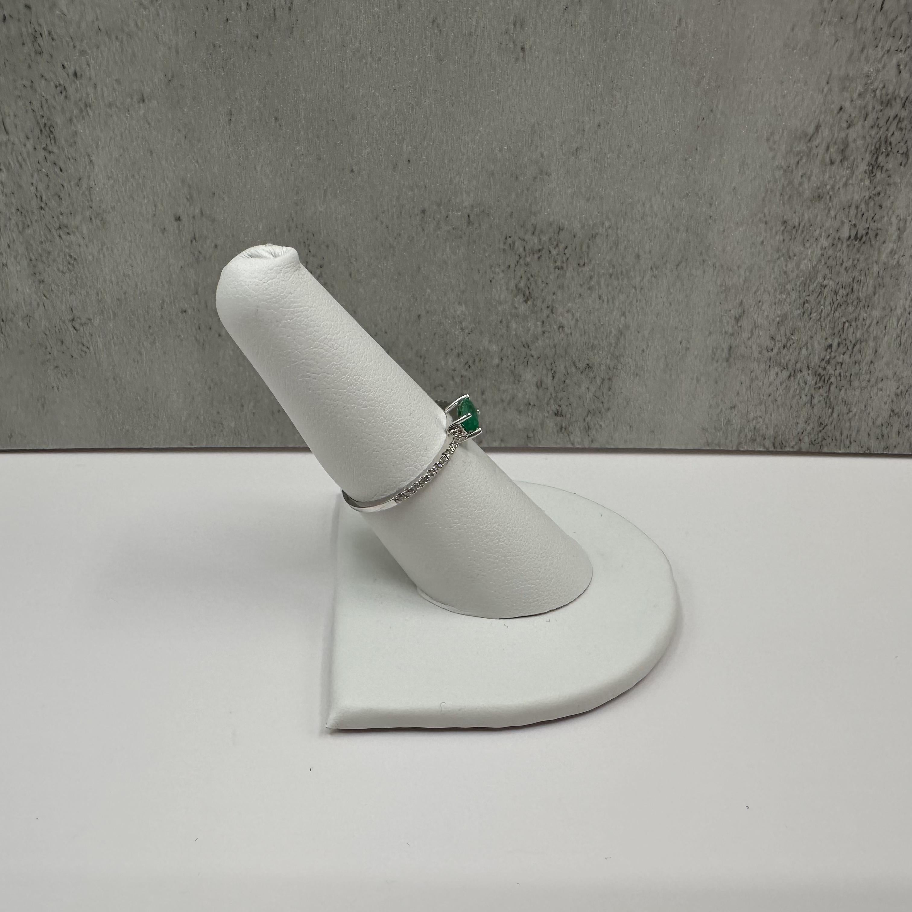 18K White Gold Emerald Diamond Ring 0.33ctw GH SI Size 7
