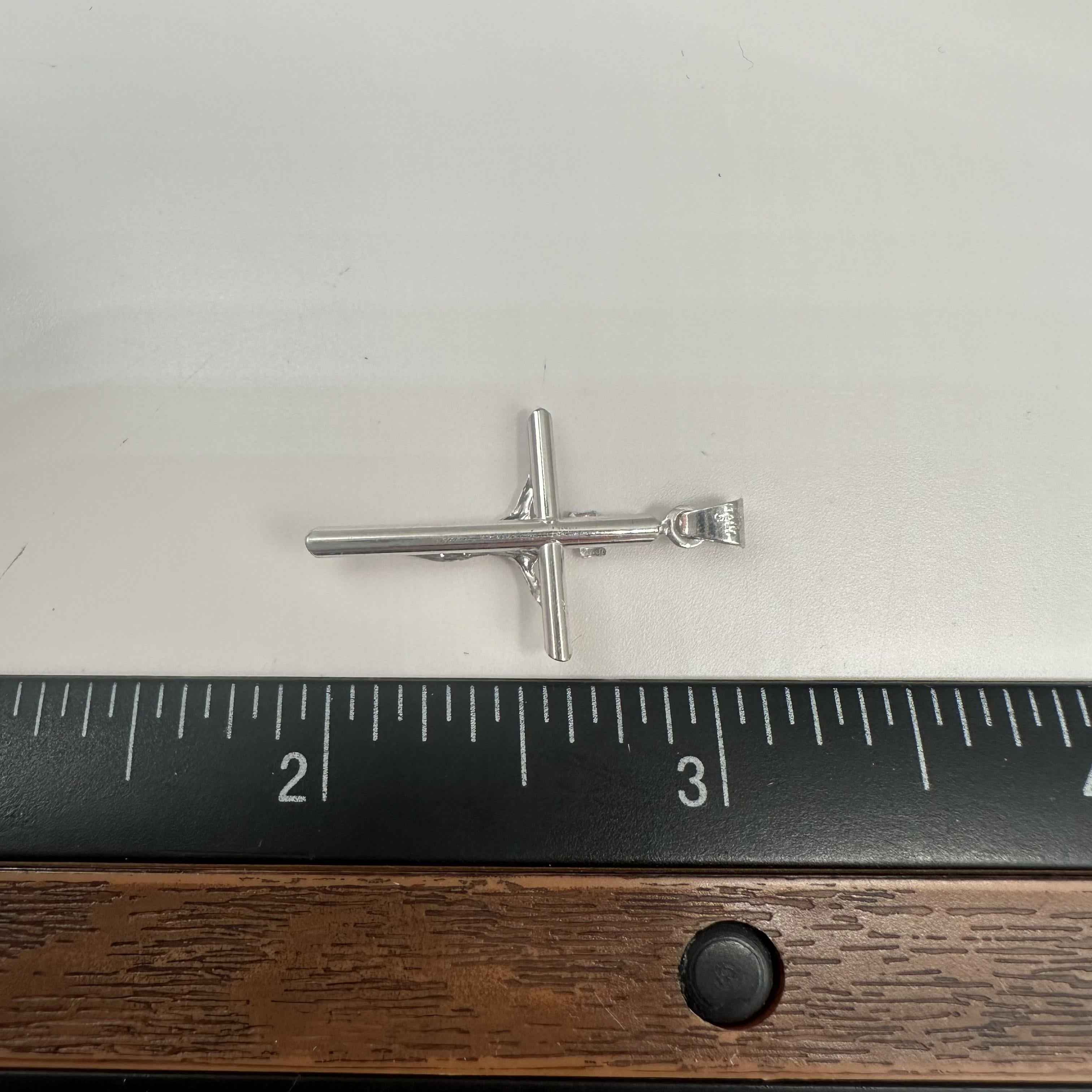 14K White Gold Crucifix Pendant Hollow 0.8g