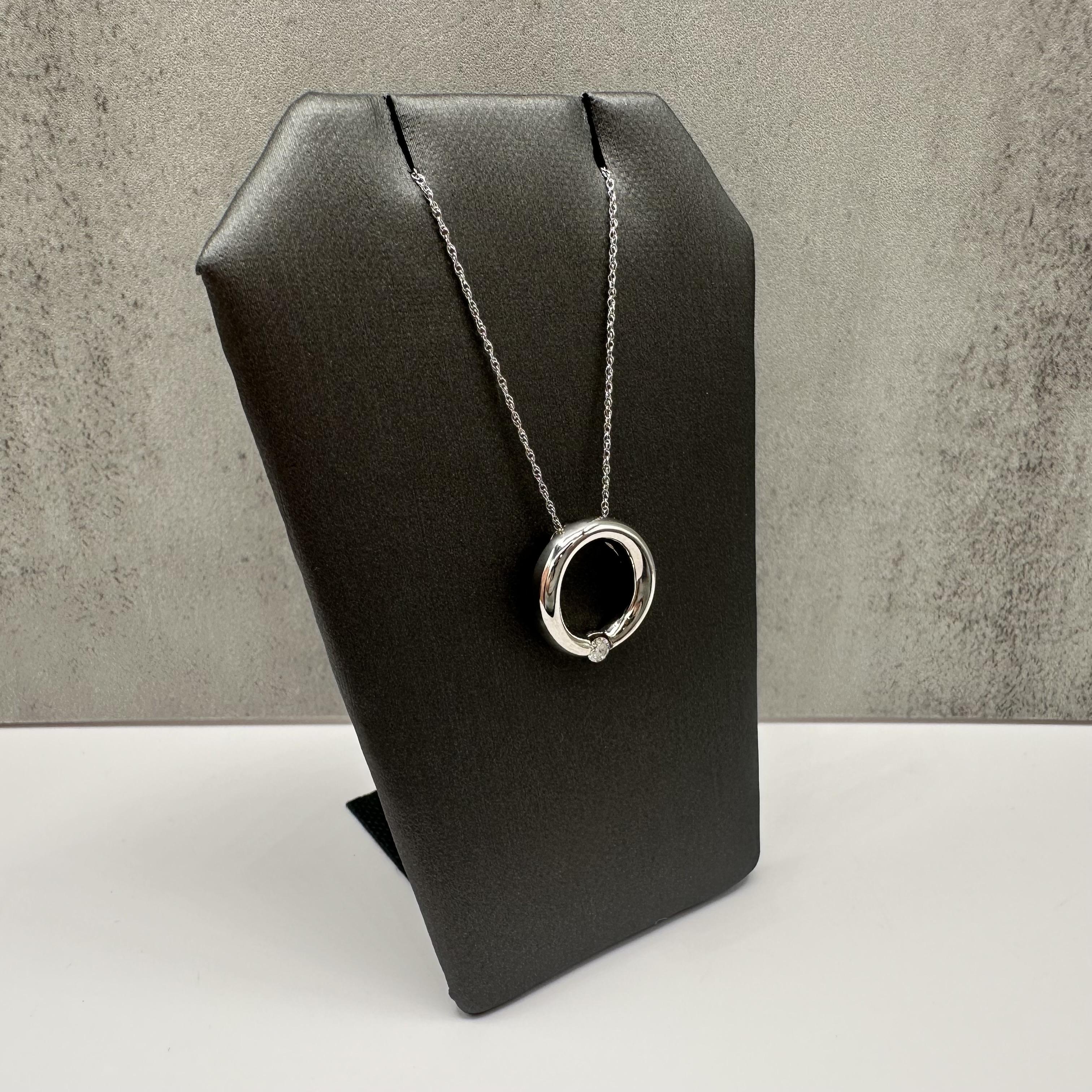 Diamond Circle Necklace 10kt White Gold 0.08ctw Estate 18in