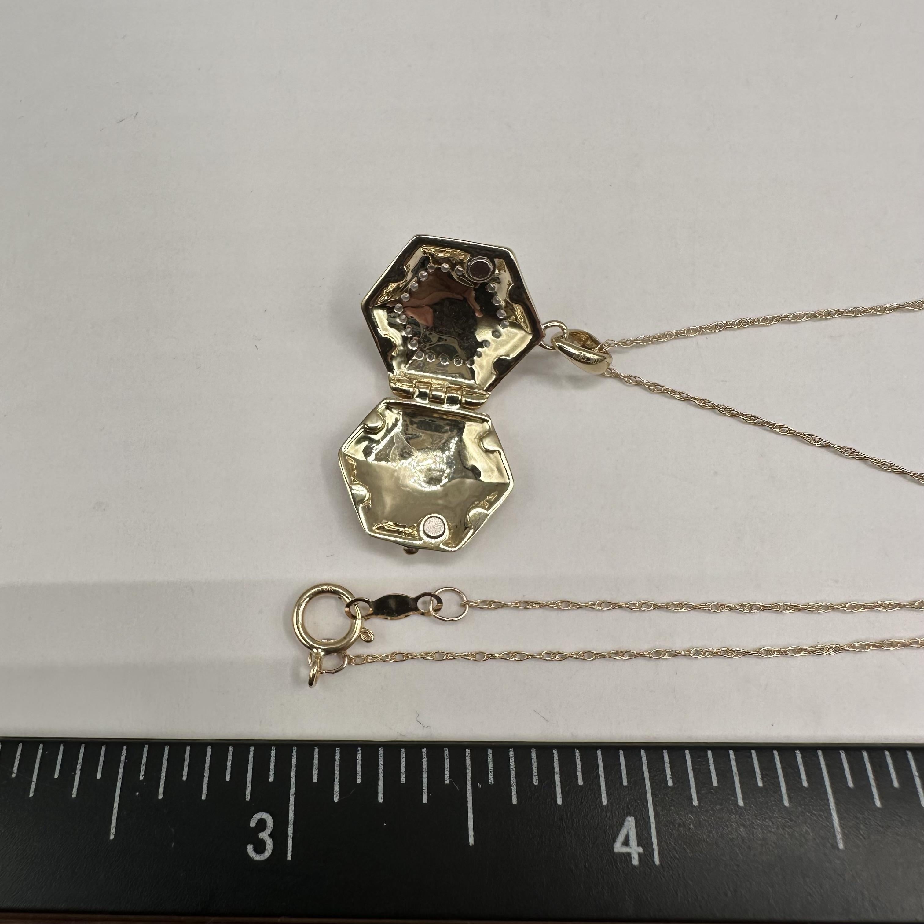 Diamond Locket in 10kt Yellow Gold – 0.10ctw GH SI2-I1 Diamonds, Matte Finish
