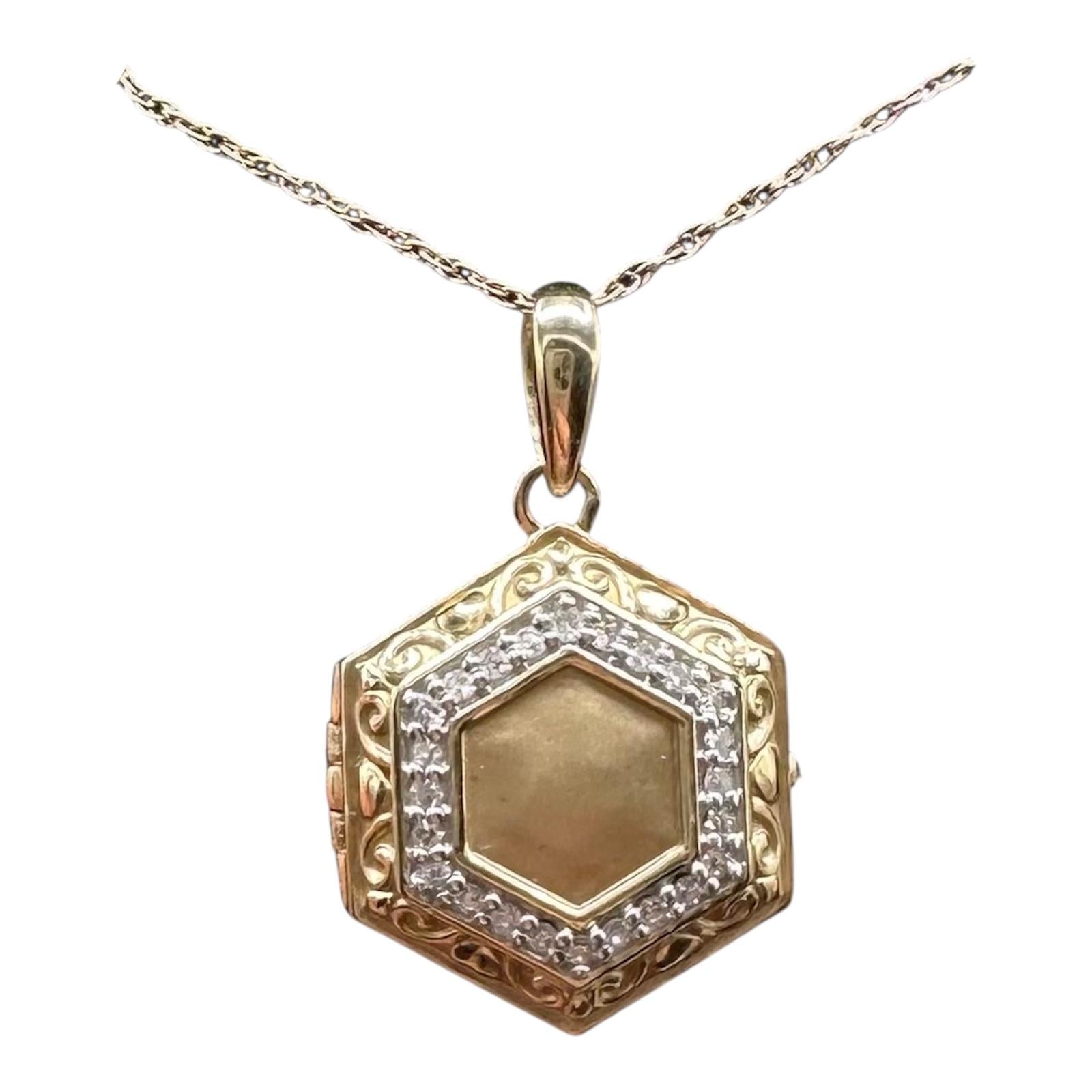 Diamond Locket in 10kt Yellow Gold – 0.10ctw GH SI2-I1 Diamonds, Matte Finish