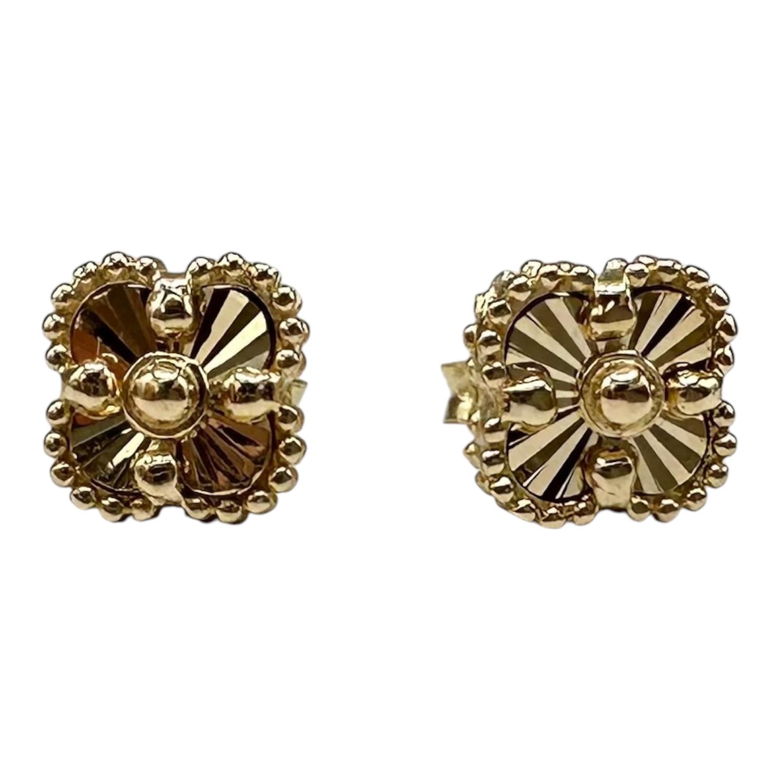 Mini Clover Style Earrings 14kt Yellow Gold 7.7mm Push Back New