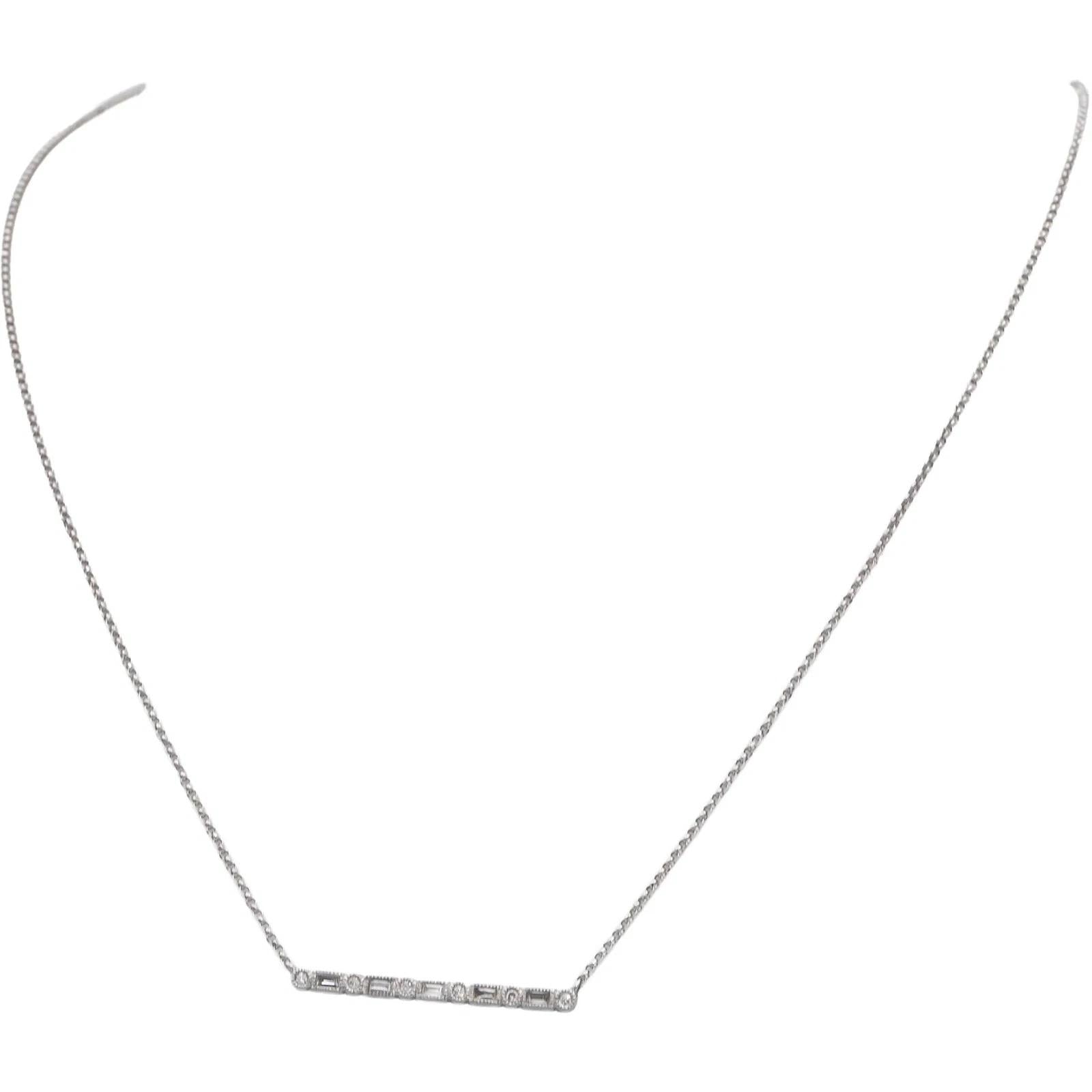 18k White Gold VS Round & Baguette Diamond Fixed Bar Pendant Necklace 0.15CT