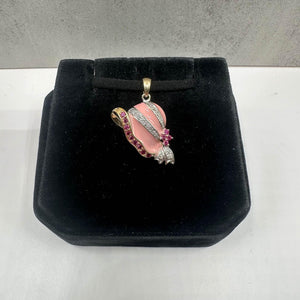 Estate Hat Pendant in 10kt Yellow Gold - 0.08ctw Pink Ruby, 0.02ctw Diamonds