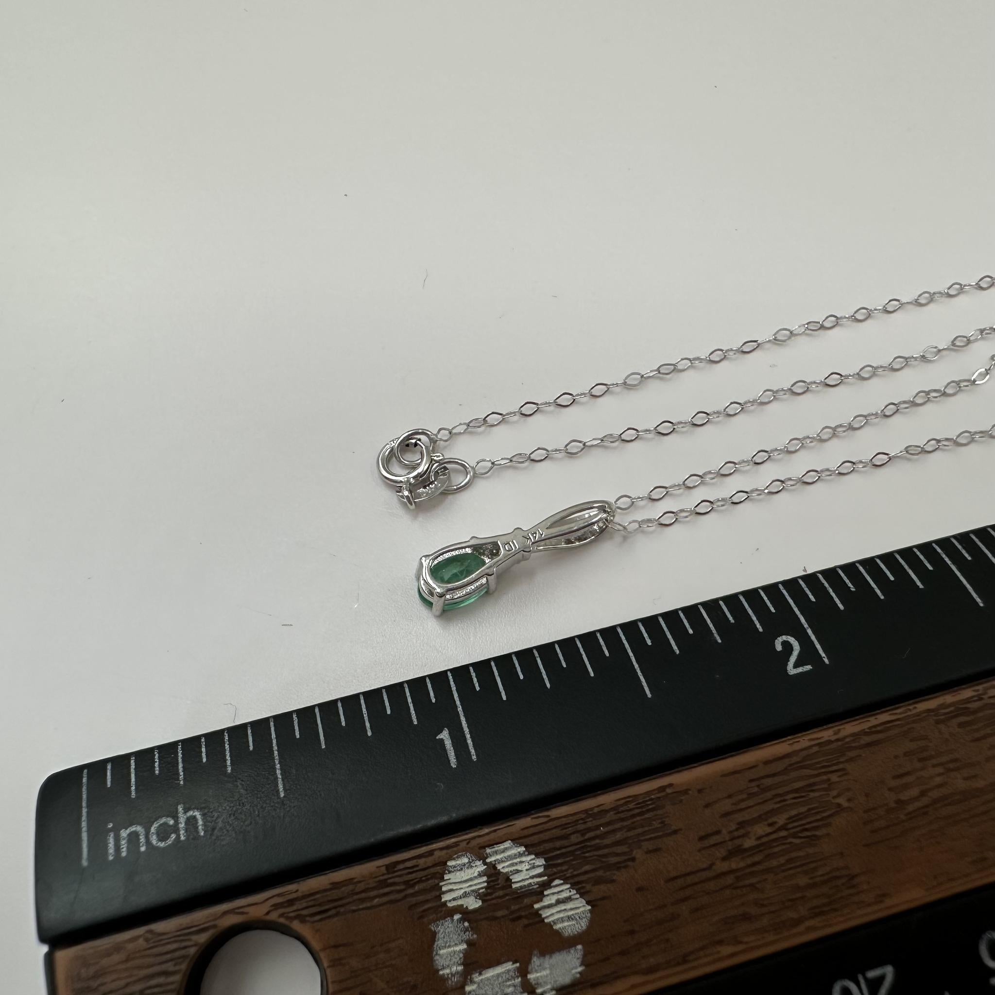 14K White Gold Emerald Diamond Necklace Oval 18 Inch