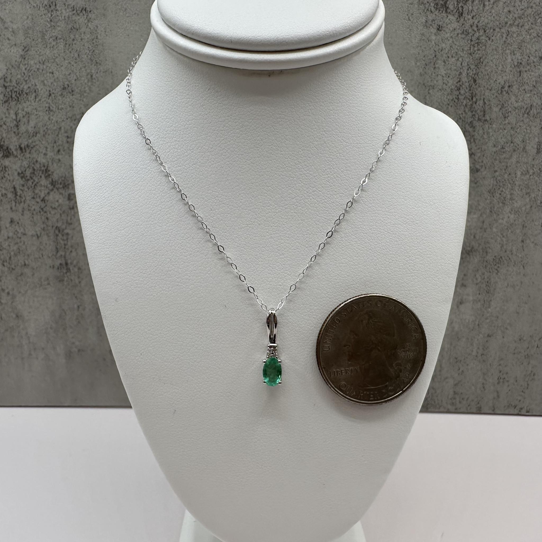 14K White Gold Emerald Diamond Necklace Oval 18 Inch