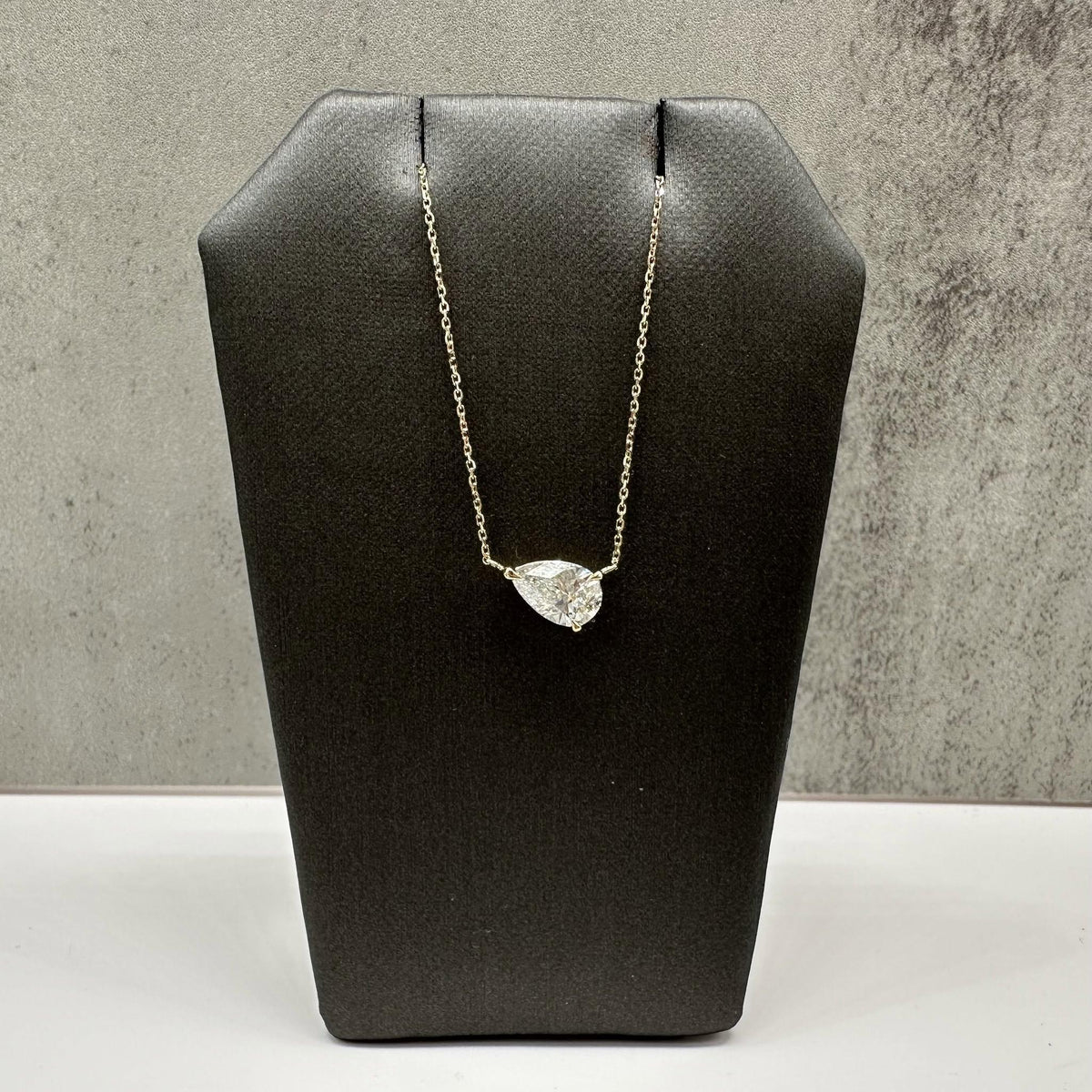 Pear Lab Grown Diamond Necklace 1.05ct IGI F VVS2 14kt Gold