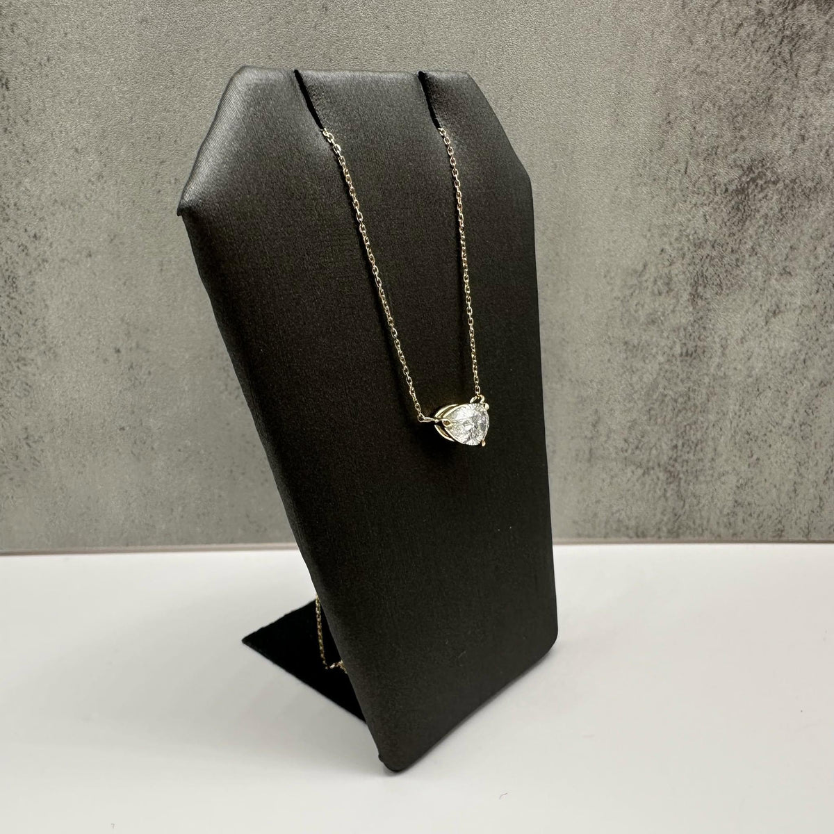 Pear Lab Grown Diamond Necklace 1.05ct IGI F VVS2 14kt Gold