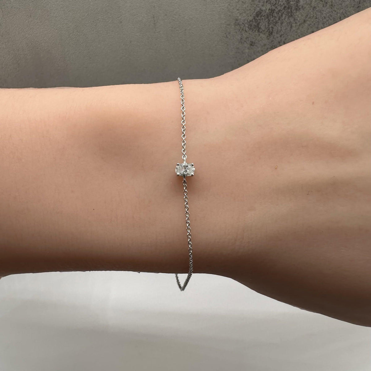 Single Diamond Bracelet 14kt White Gold 0.10ct GH SI Oval