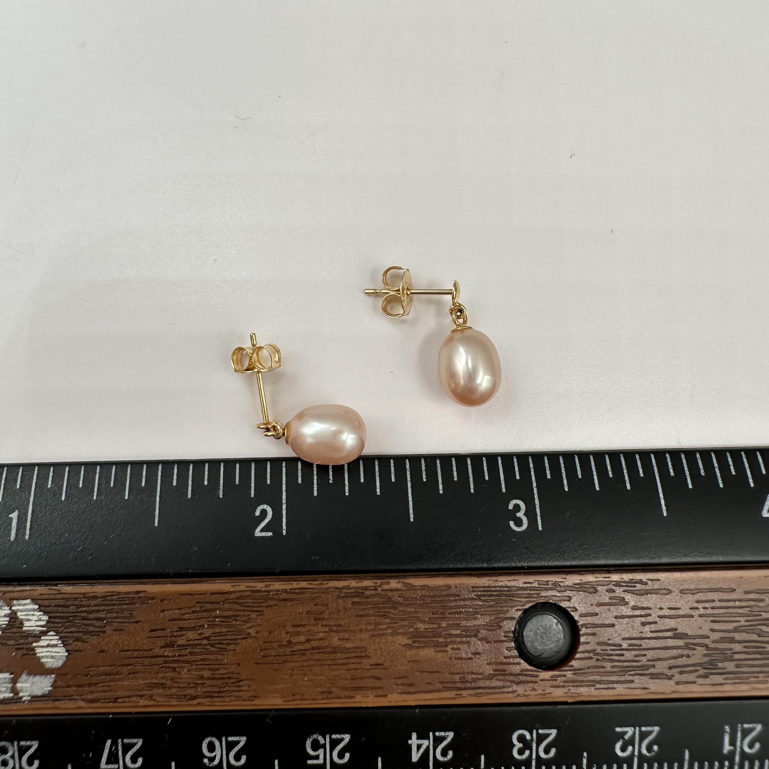 Pink Pearl Dangle Earrings in 18kt Yellow Gold