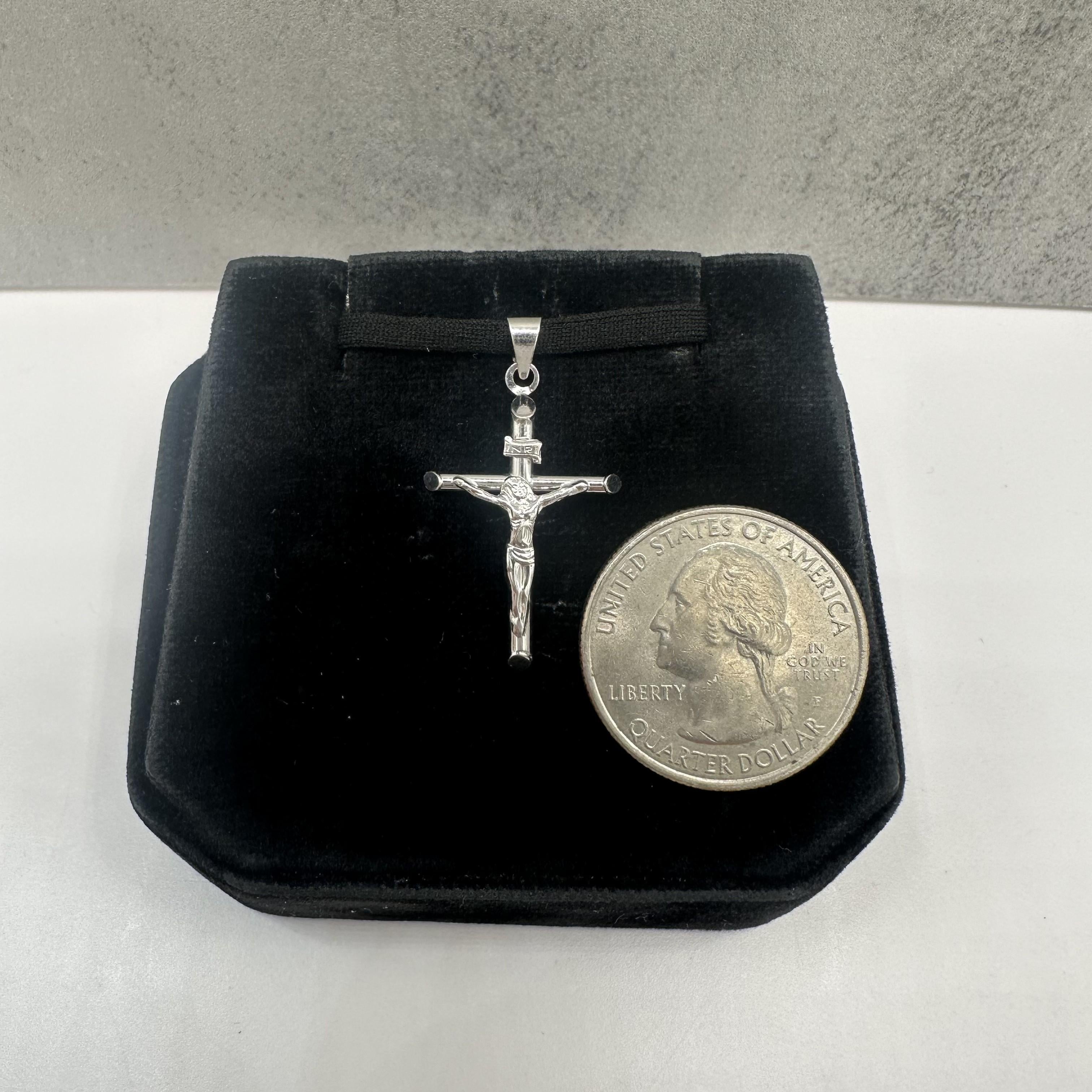 14K White Gold Crucifix Pendant Hollow 0.8g