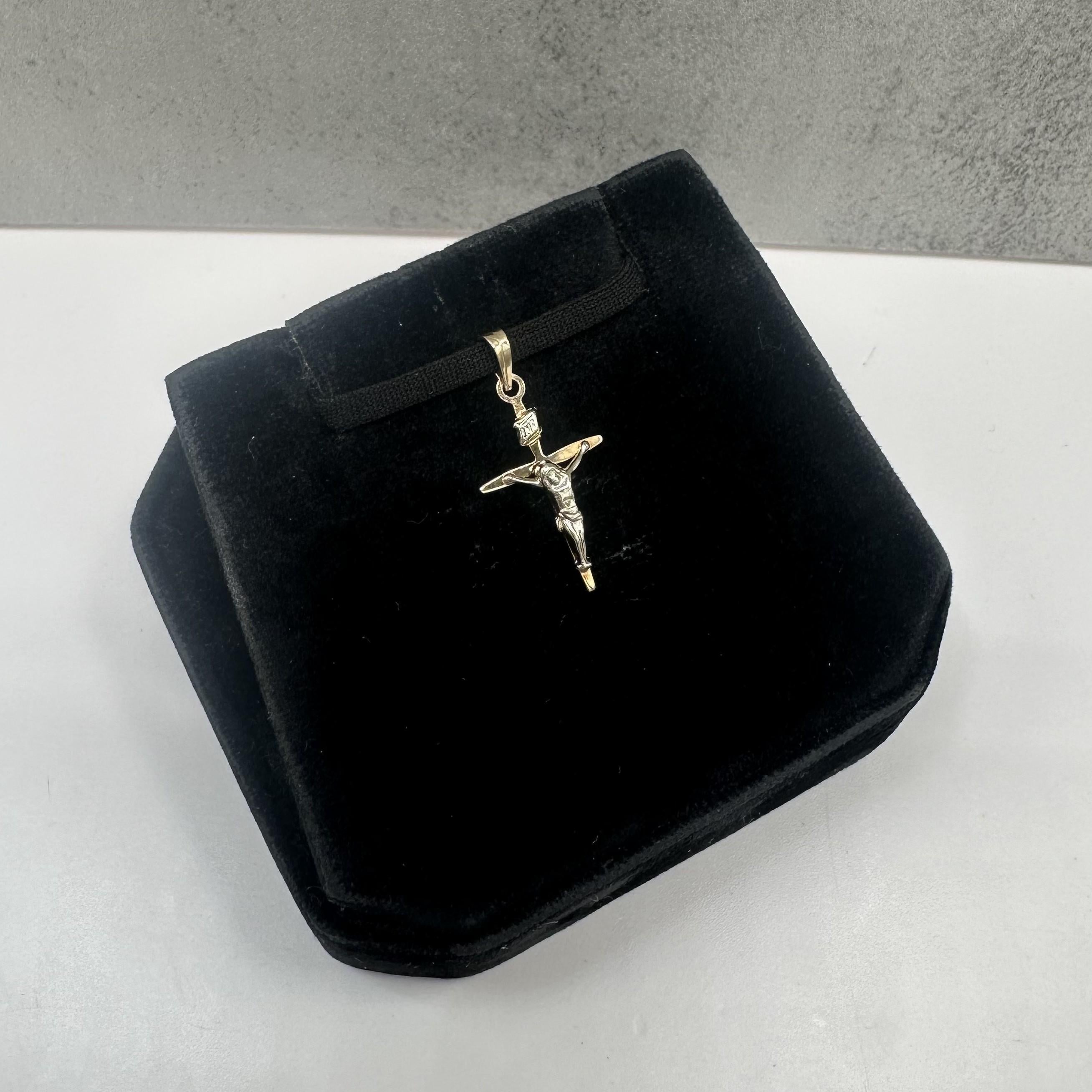 14K Two Tone Gold Crucifix Pendant White Yellow 0.35g