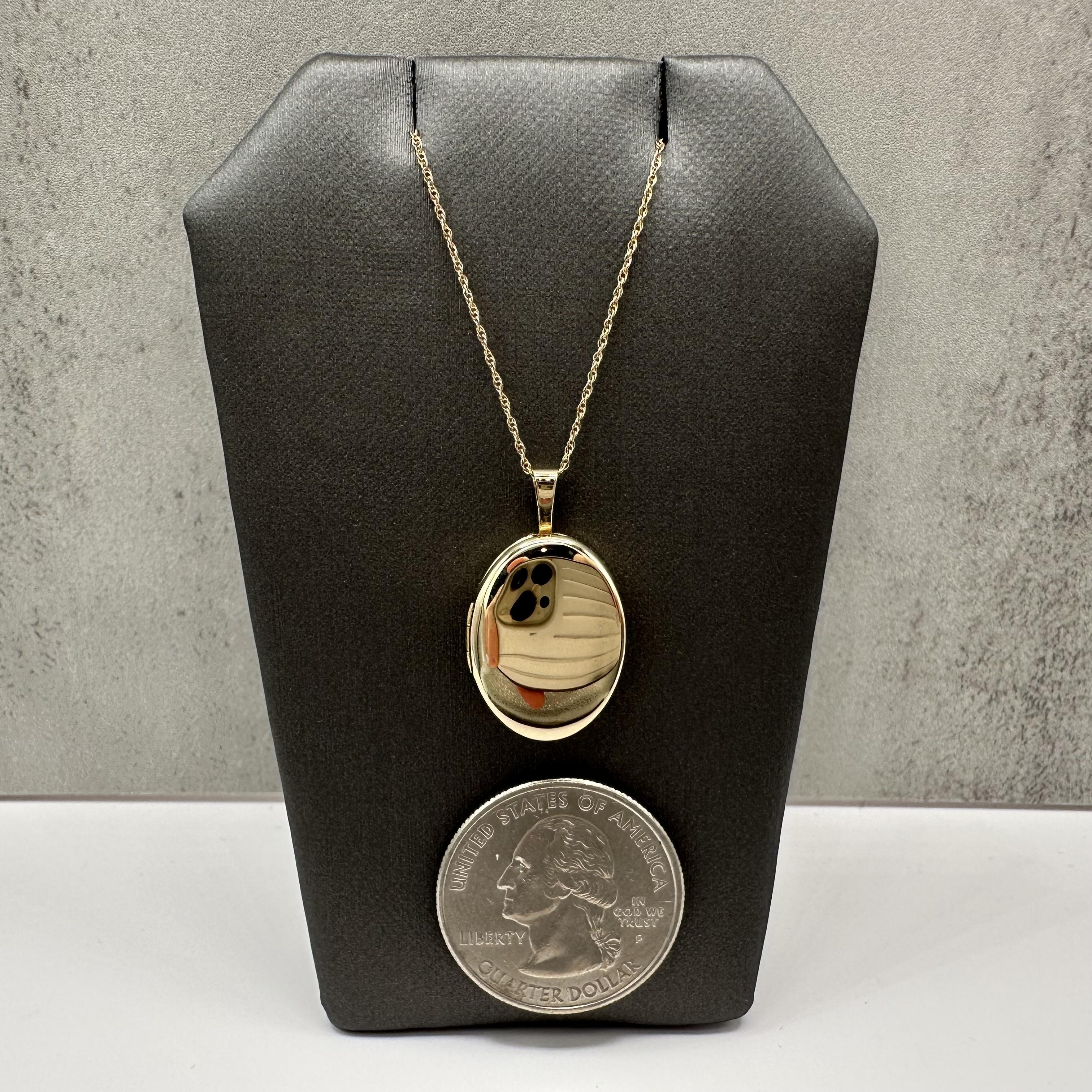 Locket Necklace 10kt Yellow Gold 18in 2.7g Estate Pre Loved