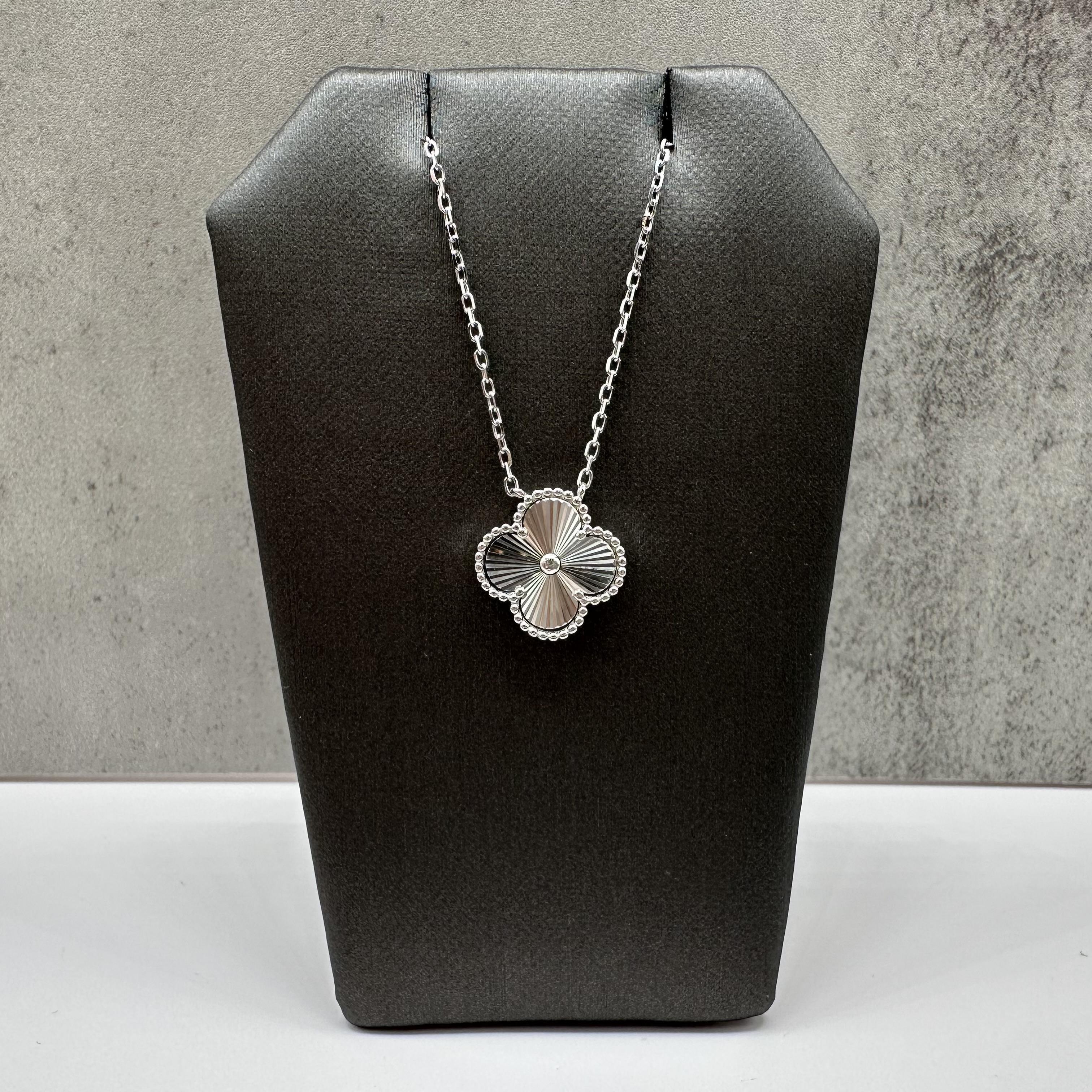 Clover Style Necklace Sterling Silver Adjustable 16 18in New
