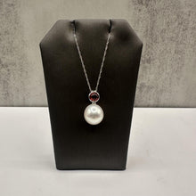 Load image into Gallery viewer, Designer Autore South Sea Pearl and Garnet Necklace in 18kt Gold – Appraised
