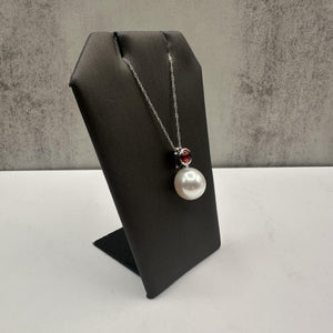 Designer Autore South Sea Pearl and Garnet Necklace in 18kt Gold – Appraised