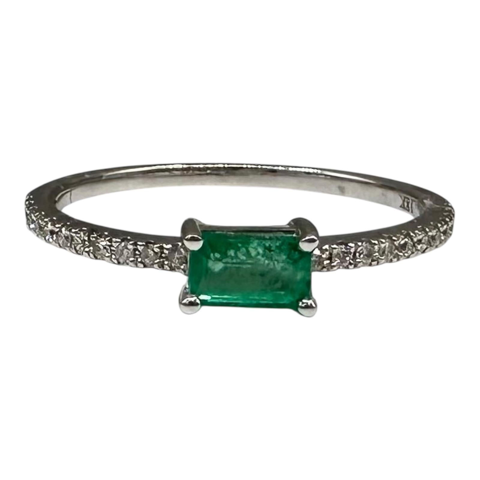 18K White Gold Emerald Diamond Ring 0.33ctw GH SI Size 7