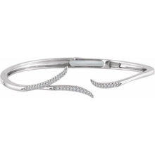 Load image into Gallery viewer, Diamond Claw Hinged Bracelet
